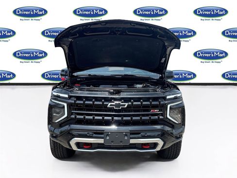 Used 2025 Chevrolet Suburban Z71 AWD/4WD image 33