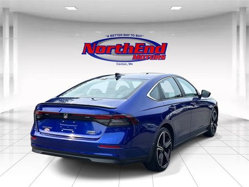 Used 2025 Honda Accord Sport image 3