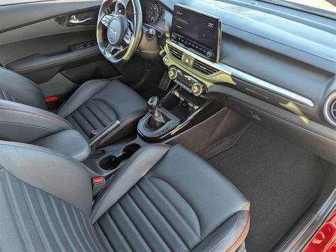 Used 2022 Kia Forte GT image 14