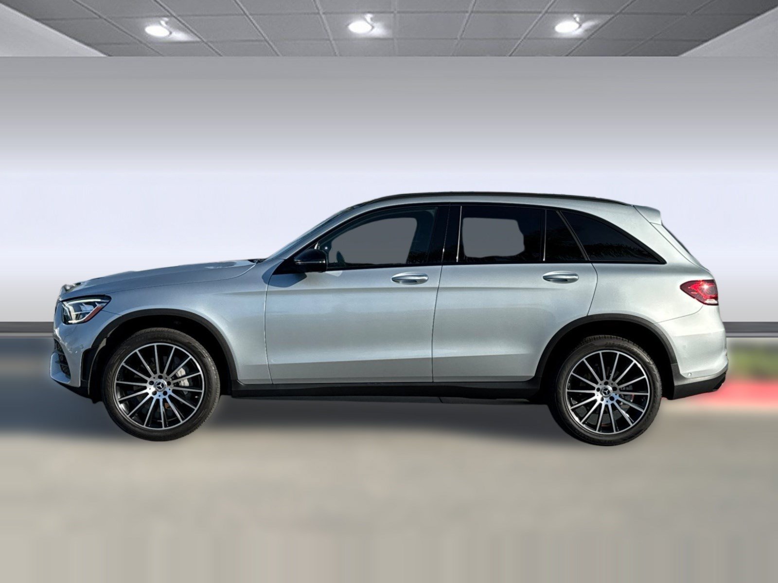 Used 2022 Mercedes-Benz GLC 300 image 2