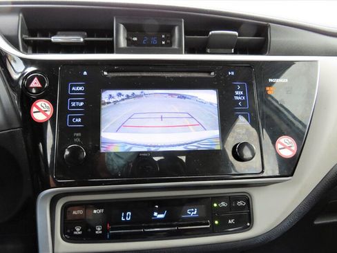 Used 2017 Toyota Corolla LE FWD image 14
