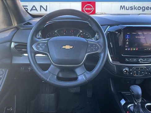 Used 2023 Chevrolet Traverse LT image 8