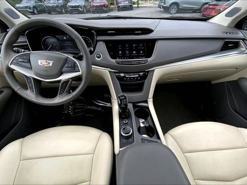 Used 2022 Cadillac XT5 Premium Luxury image 15