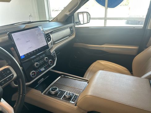 Used 2024 Ford Expedition Max Limited AWD/4WD image 28