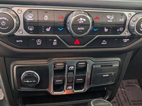 Used 2020 Jeep Gladiator Overland w/ Dual Top Group image 25