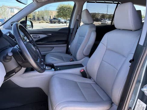 Used 2021 Honda Pilot Touring image 17