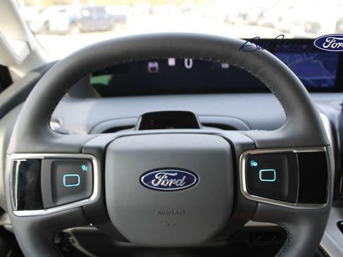 New 2025 Ford Expedition Active image 17