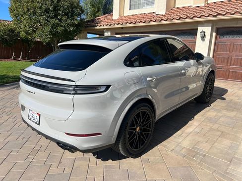 Used 2024 Porsche Cayenne S image 6