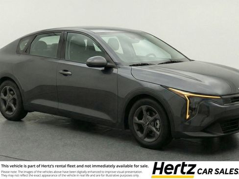 Used 2025 Kia K4 LXS FWD image 1