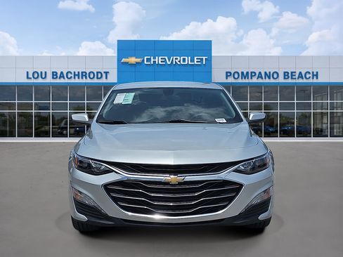Used 2022 Chevrolet Malibu LT FWD image 2
