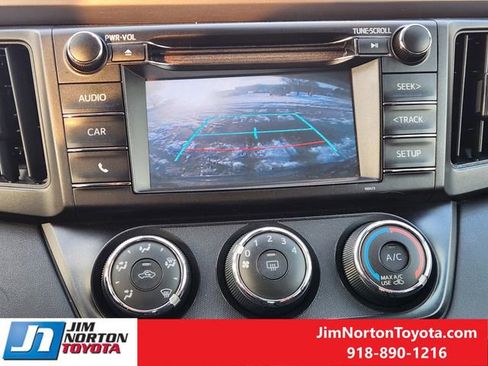 Used 2018 Toyota RAV4 LE image 20