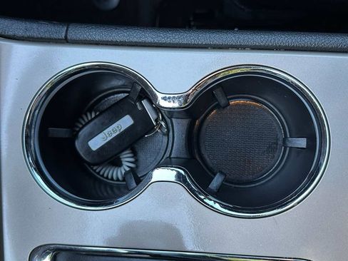 Used 2017 Jeep Grand Cherokee Limited w/ Luxury Group II image 30