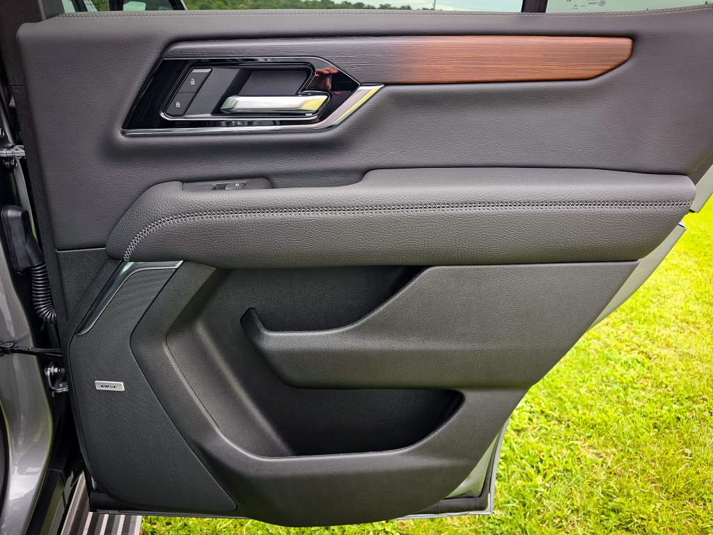 New 2026 GMC Yukon Denali w/ Sun & Power Step Package AWD/4WD image 50