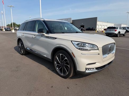 Used 2020 Lincoln Aviator Reserve w/ Equipment Group 202A AWD/4WD image 3