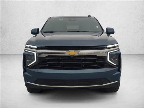 Used 2025 Chevrolet Suburban LS AWD/4WD image 2