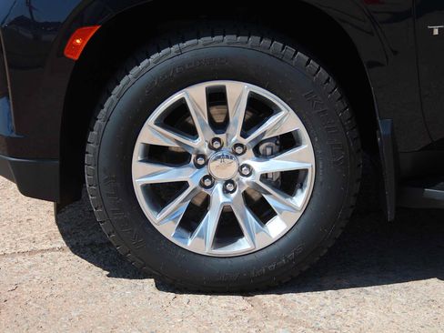 Used 2023 Chevrolet Tahoe Premier AWD/4WD image 16