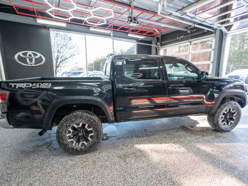 Used 2023 Toyota Tacoma TRD Off-Road image 4