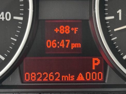 Used 2013 BMW 135i Convertible RWD image 18
