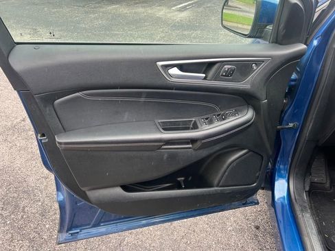 Used 2022 Ford Edge Titanium image 11