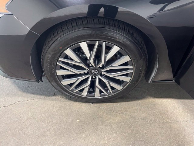 Used 2024 Nissan Altima 2.5 SV FWD image 30