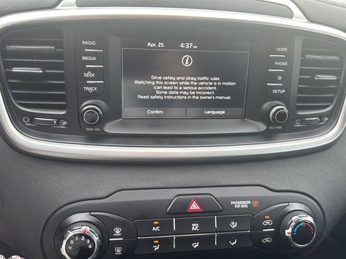 Used 2020 Kia Sorento L FWD image 8