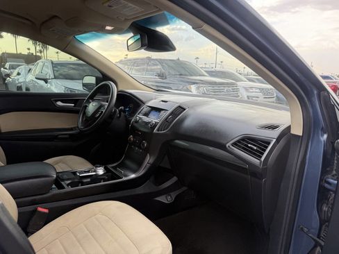 Used 2019 Ford Edge SE image 27
