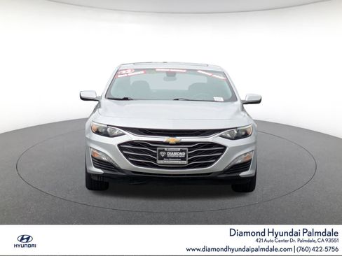 Used 2022 Chevrolet Malibu LT image 2