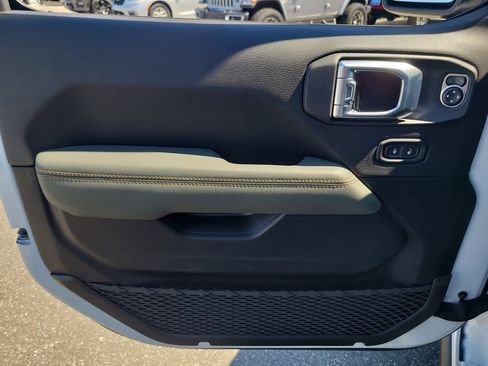 New 2026 Jeep Gladiator Mojave AWD/4WD image 16