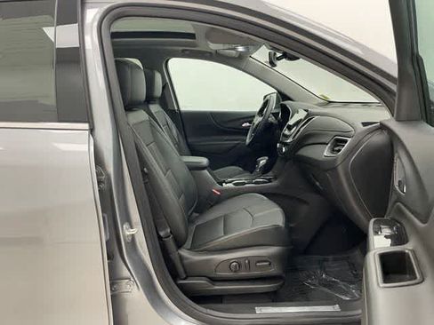 Used 2023 Chevrolet Equinox Premier AWD/4WD image 16