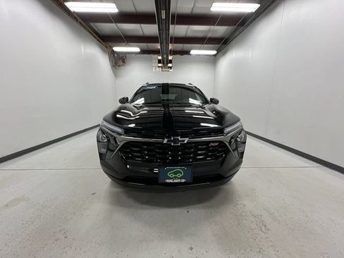 Certified 2026 Chevrolet Trax RS w/ Driver Confidence Package FWD image 3