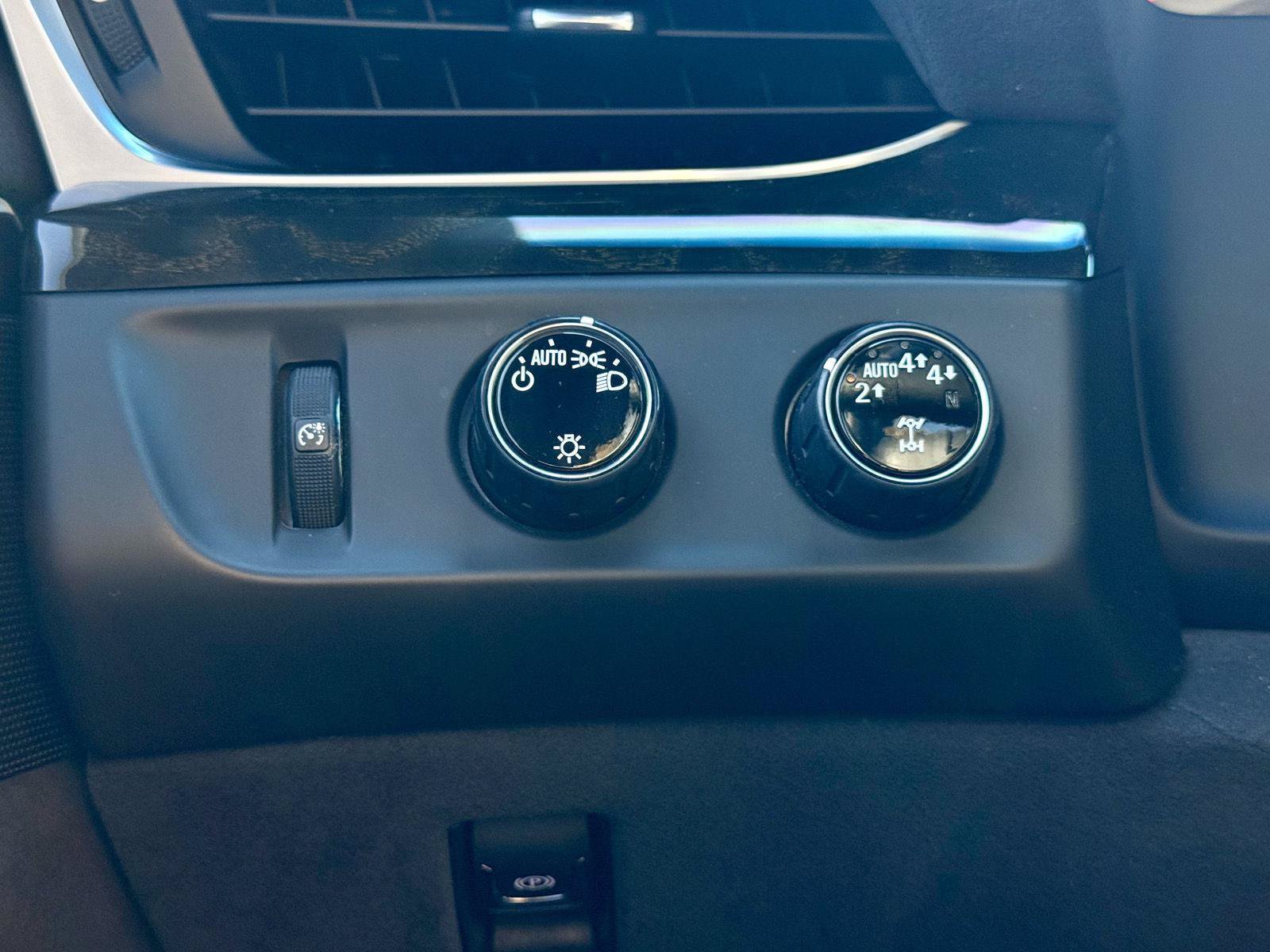 Used 2019 Cadillac Escalade ESV Platinum AWD/4WD image 21