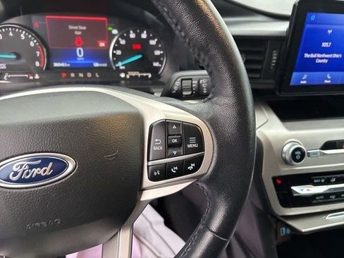 Used 2022 Ford Explorer XLT image 18