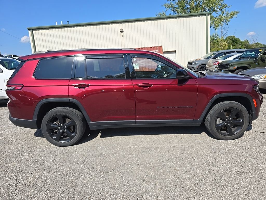 Used 2023 Jeep Grand Cherokee L Laredo AWD/4WD image 9