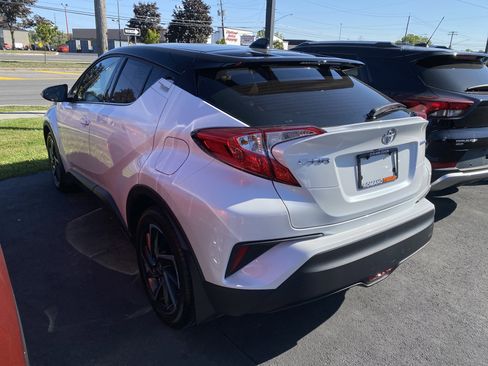 Used 2022 Toyota C-HR Limited image 5