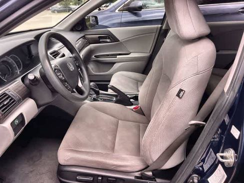 Used 2016 Honda Accord EX image 11