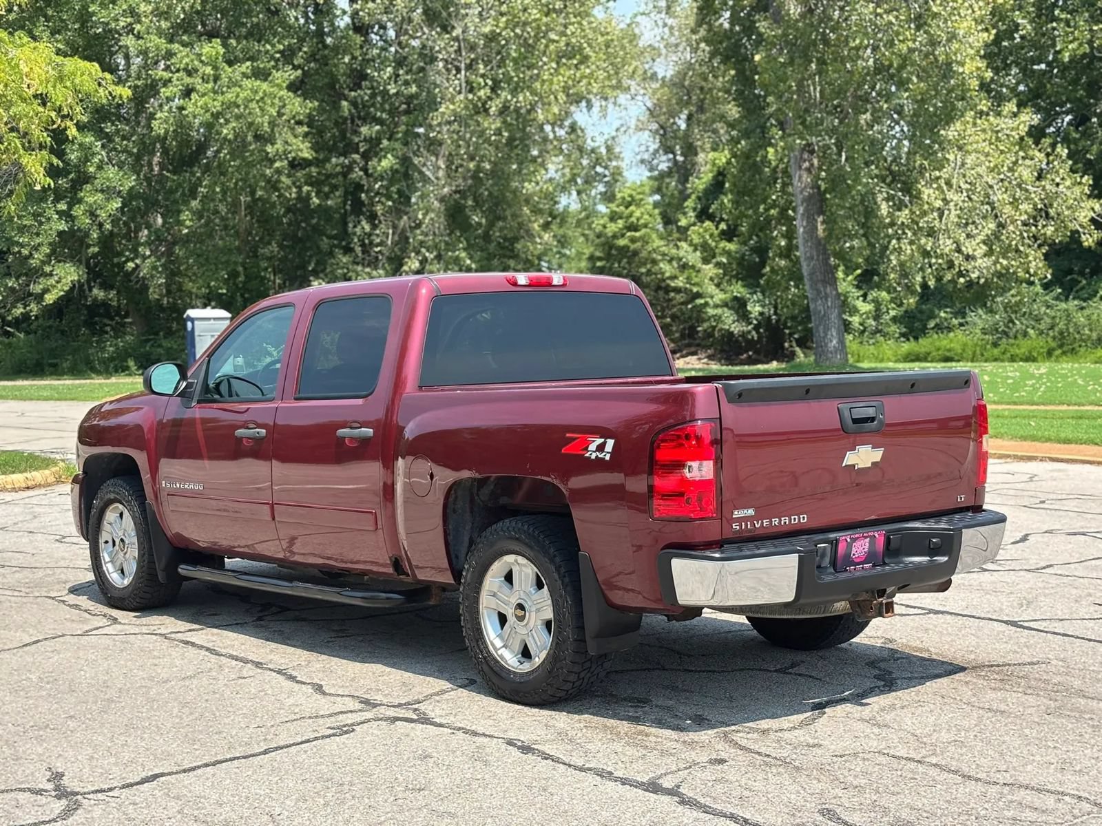 Used 2008 Chevrolet Silverado 1500 LT w/ Power Pack Plus AWD/4WD image 8