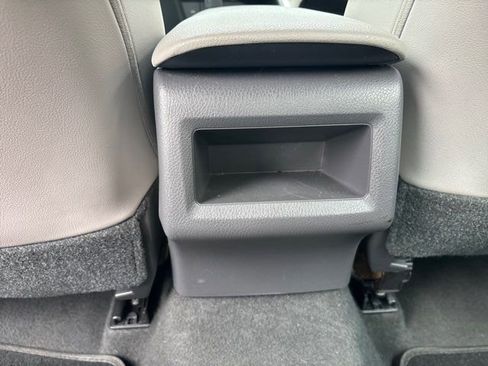 Used 2021 Toyota Camry SE FWD image 18