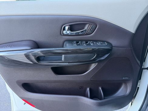 Used 2016 Kia Sedona SX Limited image 13
