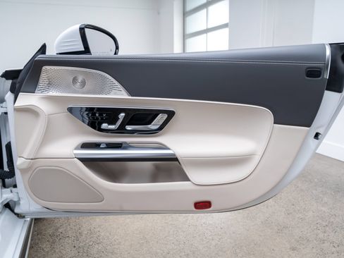Used 2024 Mercedes-Benz SL 43 AMG image 26