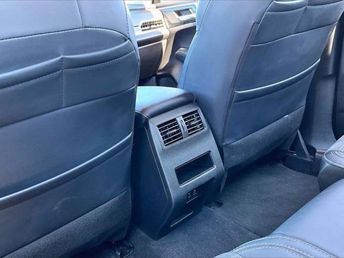 Used 2024 Mitsubishi Outlander SE Black Edition image 25