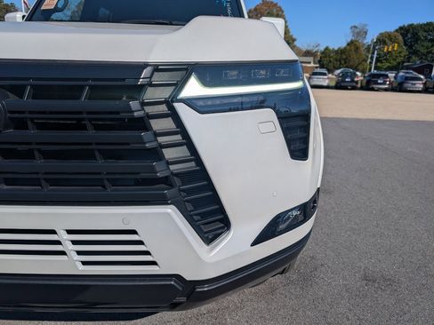 Used 2025 Lexus GX 550 w/ Accessory Package (Z1) image 11