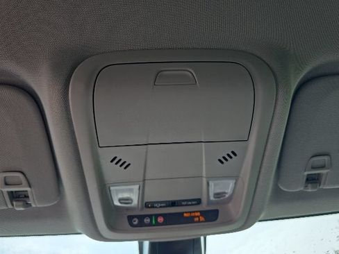 Used 2025 Chevrolet Blazer LT FWD image 22
