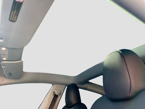 Used 2023 Tesla Model 3 Standard Range image 20