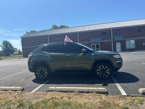 Used 2020 Jeep Compass Trailhawk AWD/4WD image 3