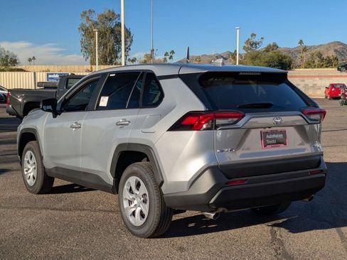 Used 2025 Toyota RAV4 LE image 9