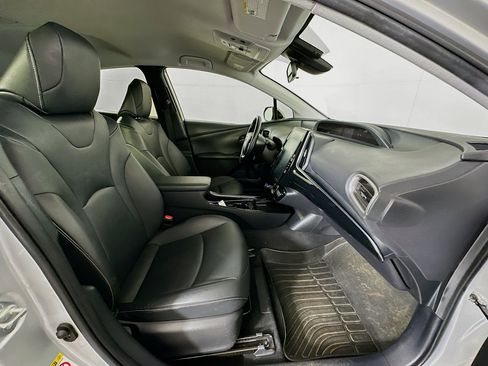 Used 2020 Toyota Prius Prime XLE image 29