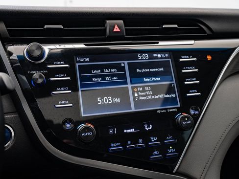 Used 2018 Toyota Camry SE image 31