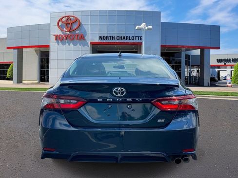 Used 2021 Toyota Camry SE FWD image 5