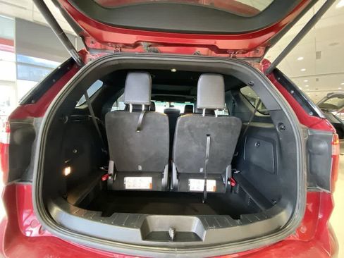 Used 2016 Ford Explorer XLT w/ Equipment Group 202A image 27