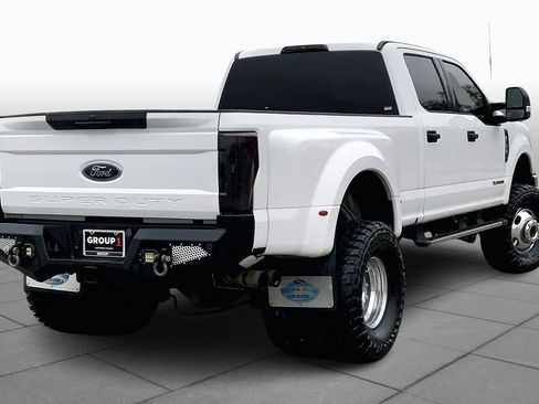 Used 2017 Ford F350 XLT w/ XLT Value Package image 12